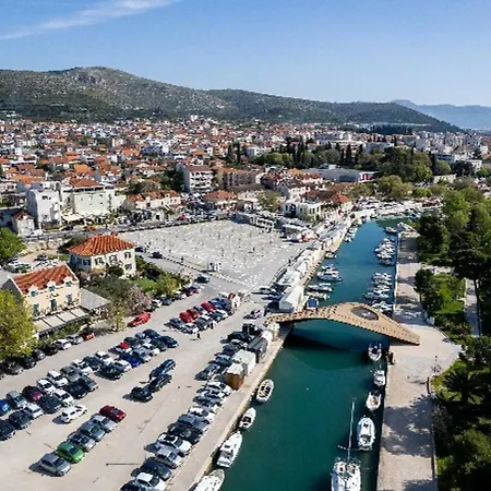 Apartment Blue Rose Two Bedroom With Balcony And Free Parking Near Old Town *